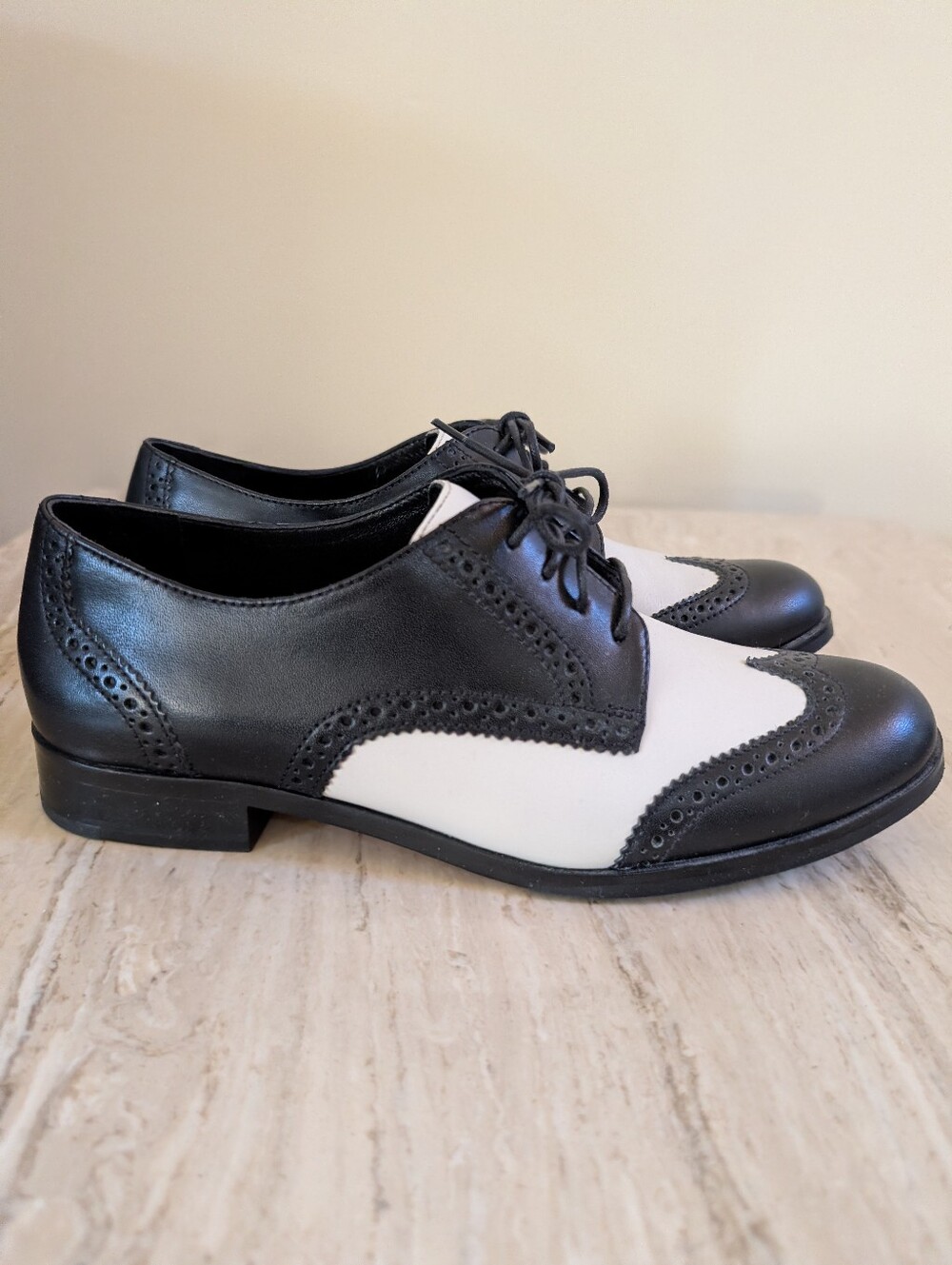 Cole Haan Black & White Spectator Wing Tip Oxford Shoes, Women's Sz 6.5